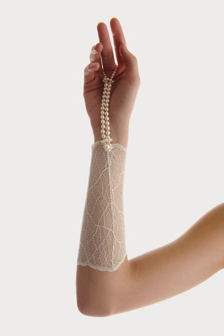 Sydney Daisy Pearl Ivory Lace Glove