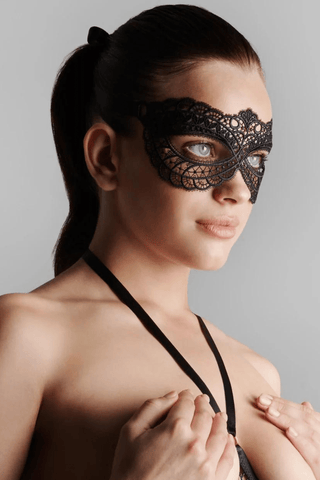 Maison Close Le Ravissant Guipure Lace Mask in Black