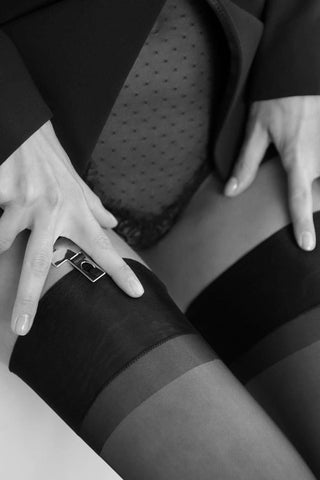 Gold Back Seam Nylon Stockings - Naughty Knickers